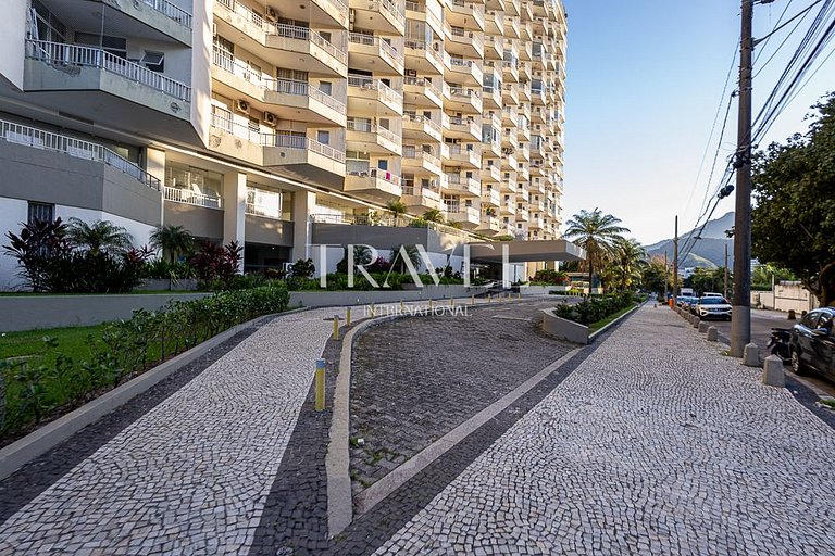 Barra Palace Hotel | Vista mar com piscina