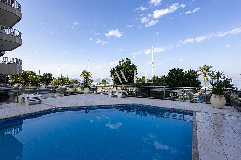Barra Palace Hotel | Vista mar com piscina